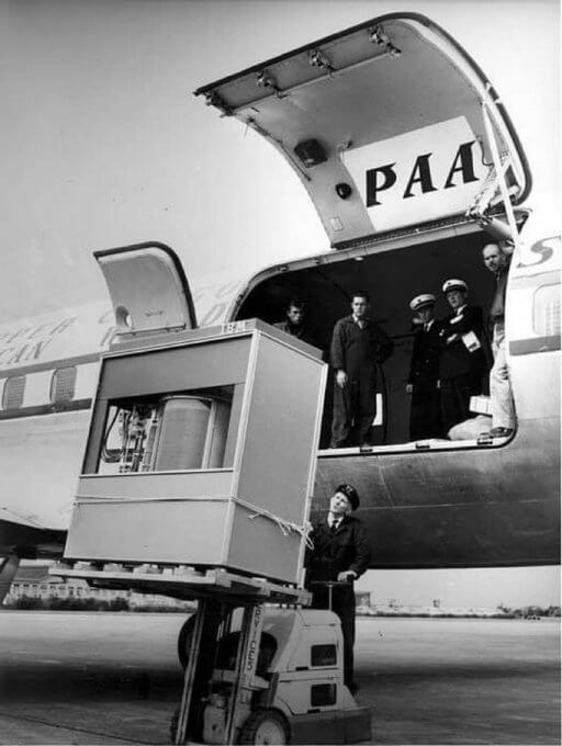 In 1956, IBM 350 Disk File (1,000 Kg) stored 5 MB of data